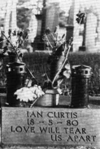 Ian Curtis  +18.05.80